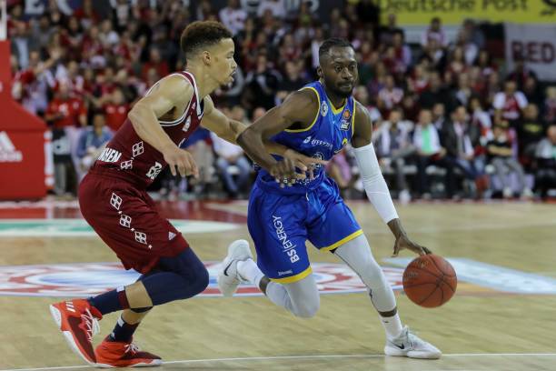 成就三冠王 成就三冠王