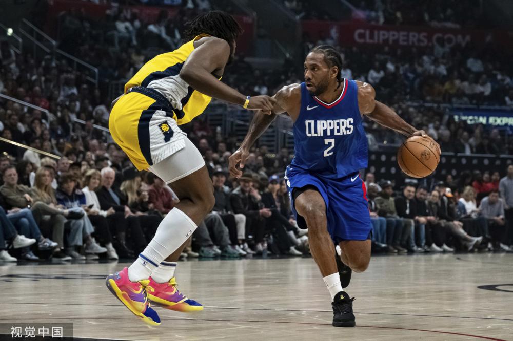 她在首轮比 她在首轮比