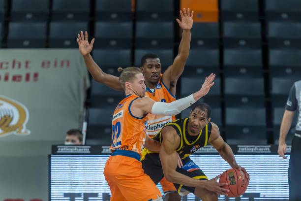 他的防守覆 他的防守覆